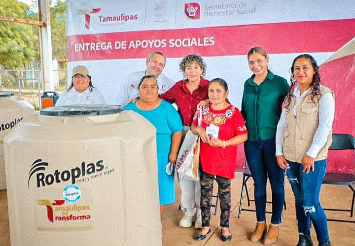 Entrega de Tinacos junto a Bienestar Social del Estado
