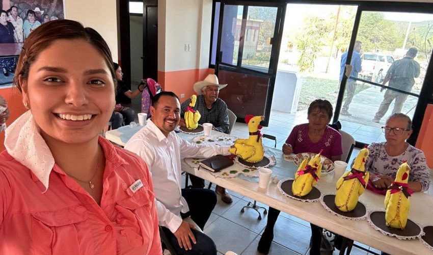 Visita la presidenta municipal a la casa club del adulto mayor del ejido El Palmar