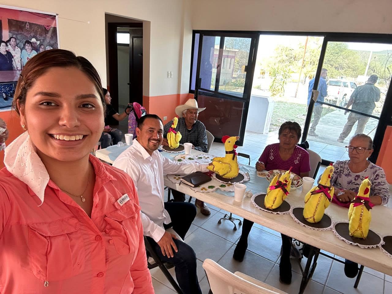 Visita la presidenta municipal a la casa club del adulto mayor del ejido El Palmar